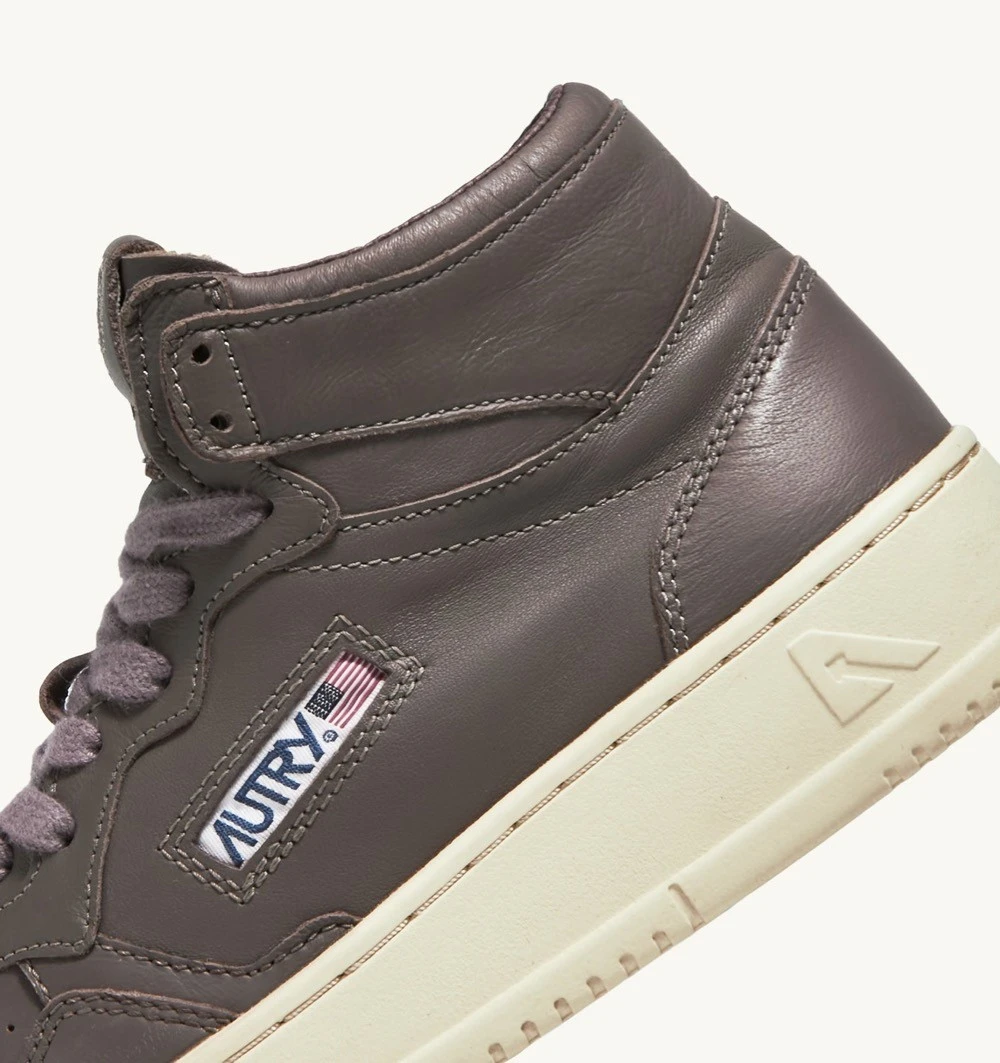 Autry Action Shoes AUTRY Basket MEDALIST AUMWGG38 3 Autry Action Shoes AUTRY Basket MEDALIST AUMWGG38 – Image 3